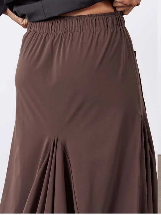 Ruti Go To Brown Midi Skirt with Pockets. Small - Picture 6 of 13